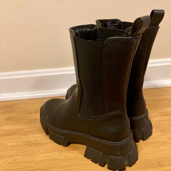 Black Boots Size 37 - Picture 3 of 6